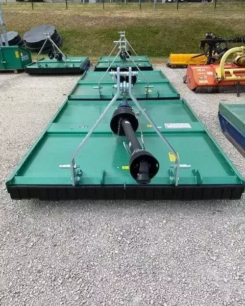 Gyrobroyeur 1,80 m 75 CV 2 Couteaux DESVOYS