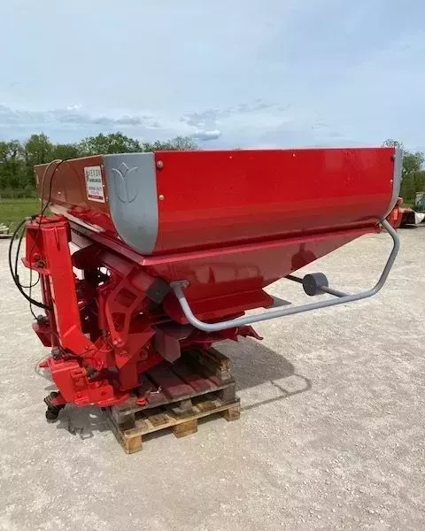 DISTRIBUTEUR D'ENGRAIS LELY 24 M PESEE