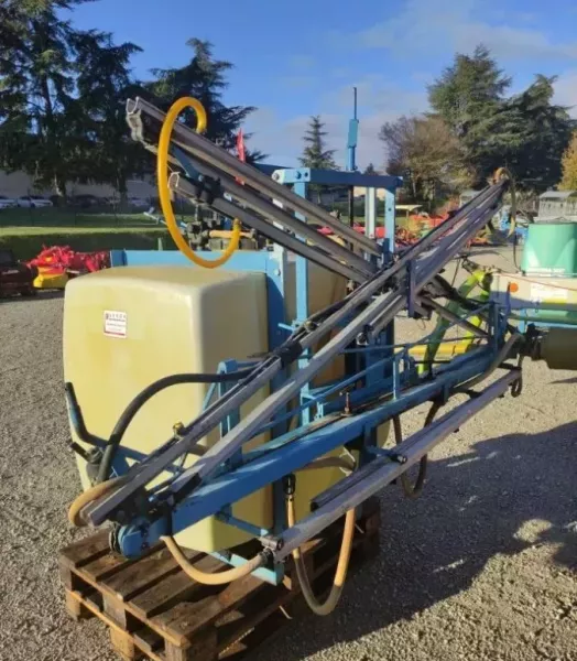 Pulvérisateur Tecnoma 800 litres 12 mètres