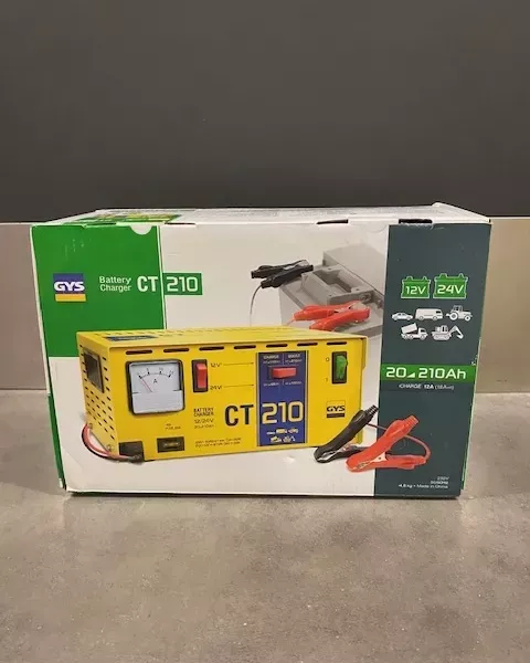 CHARGEUR DE BATTERIE CT210