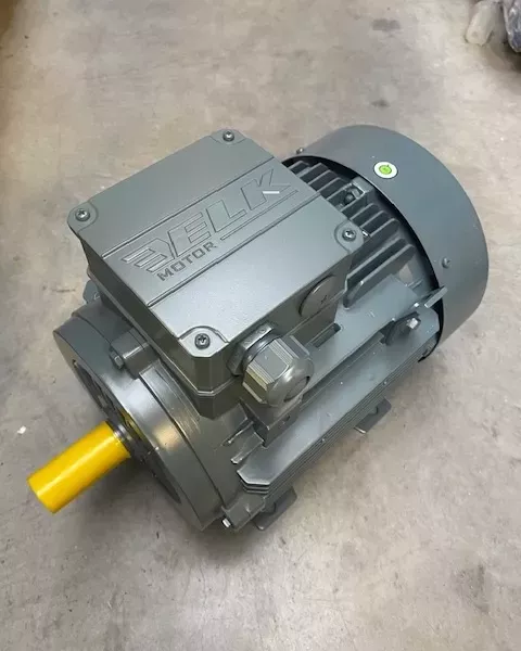 MOTEUR 230/400V 1500TR 4KW