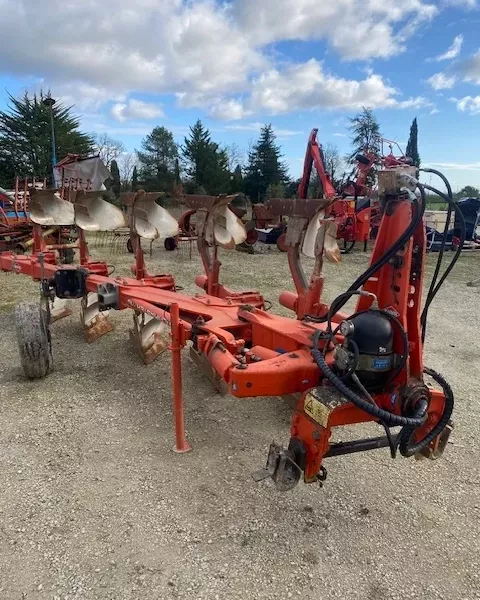 CHARRUE 5 CORPS KUHN MULTIMASTER 110