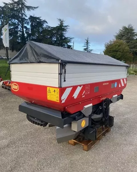 Distributeur d'engrais Vicon RO-EDW 3400 L avec pesée électronique 24 m