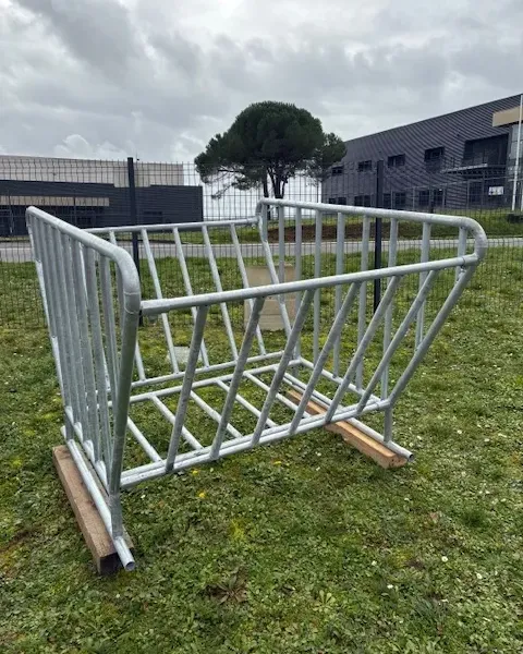 RATELIER BALLE RONDE SUR PIED GALVANISE